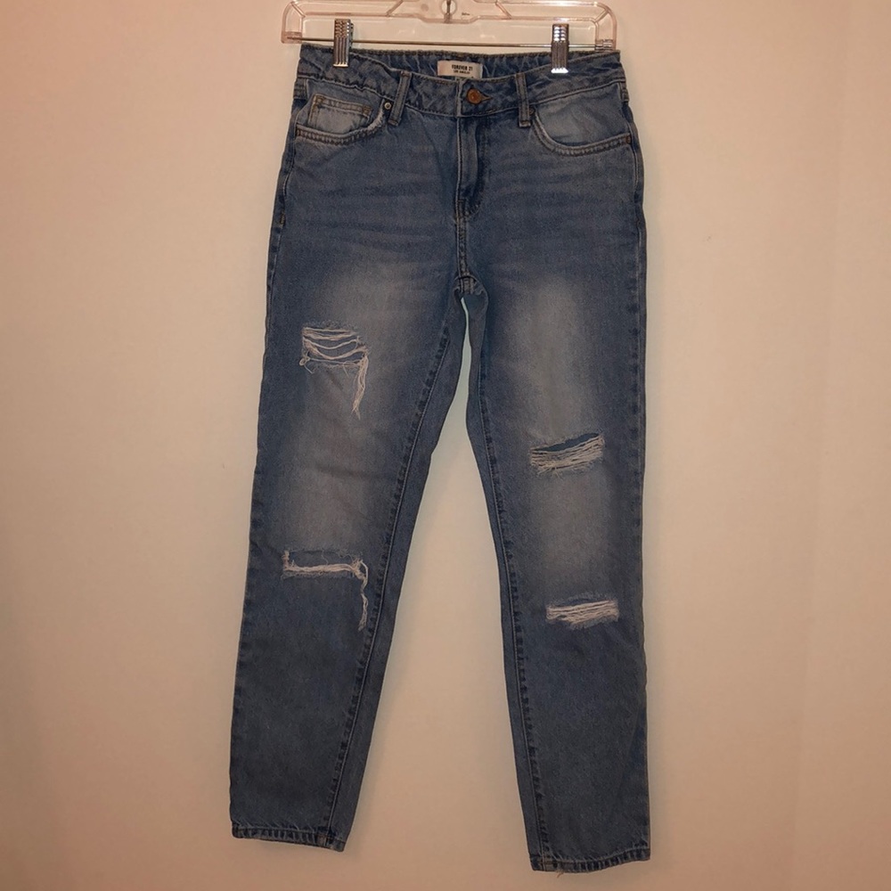 Light washed ripped jeans